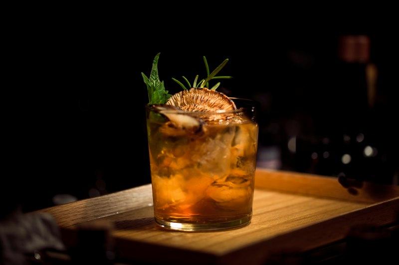 Ginebra San Miguel ("Gin Bilog")